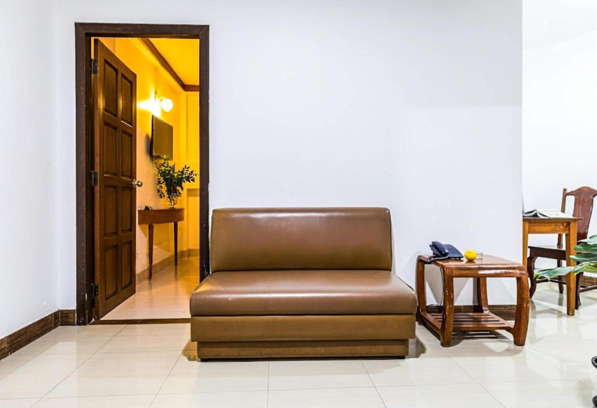Collection O Howard Square Boutique Hotel Бангкок Екстер'єр фото