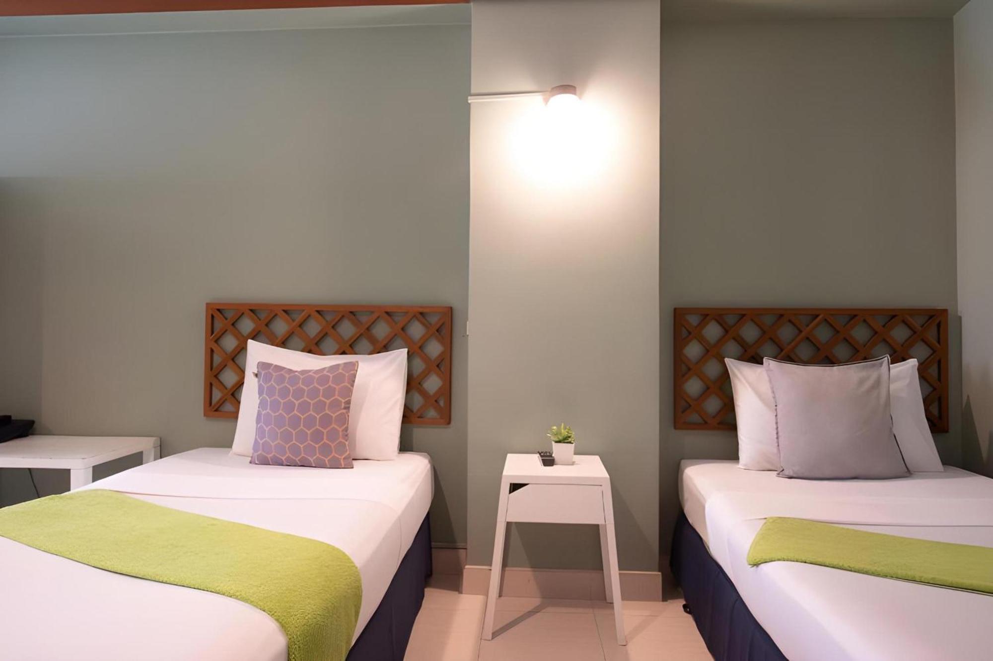 Collection O Howard Square Boutique Hotel Бангкок Екстер'єр фото