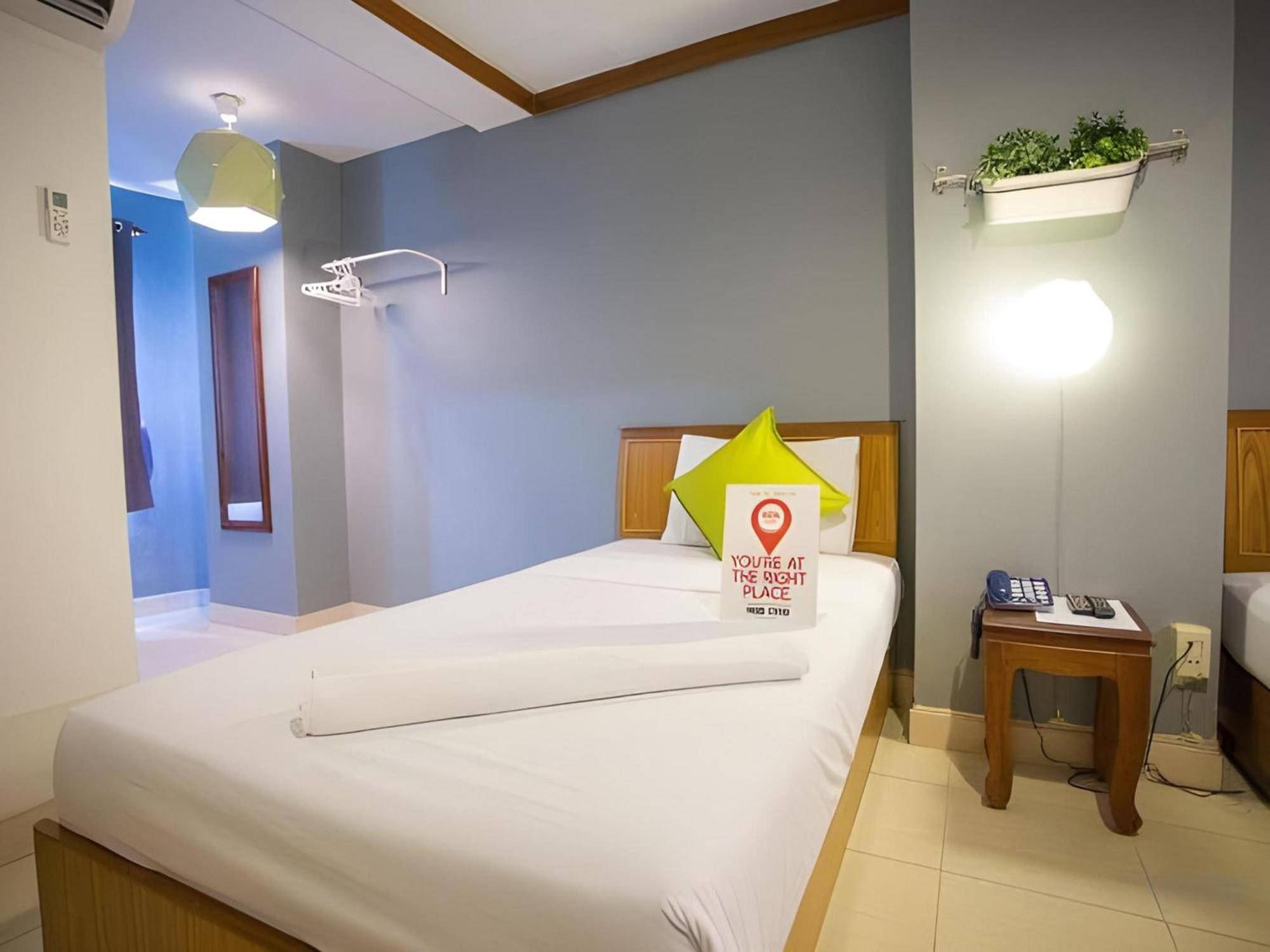 Collection O Howard Square Boutique Hotel Бангкок Екстер'єр фото