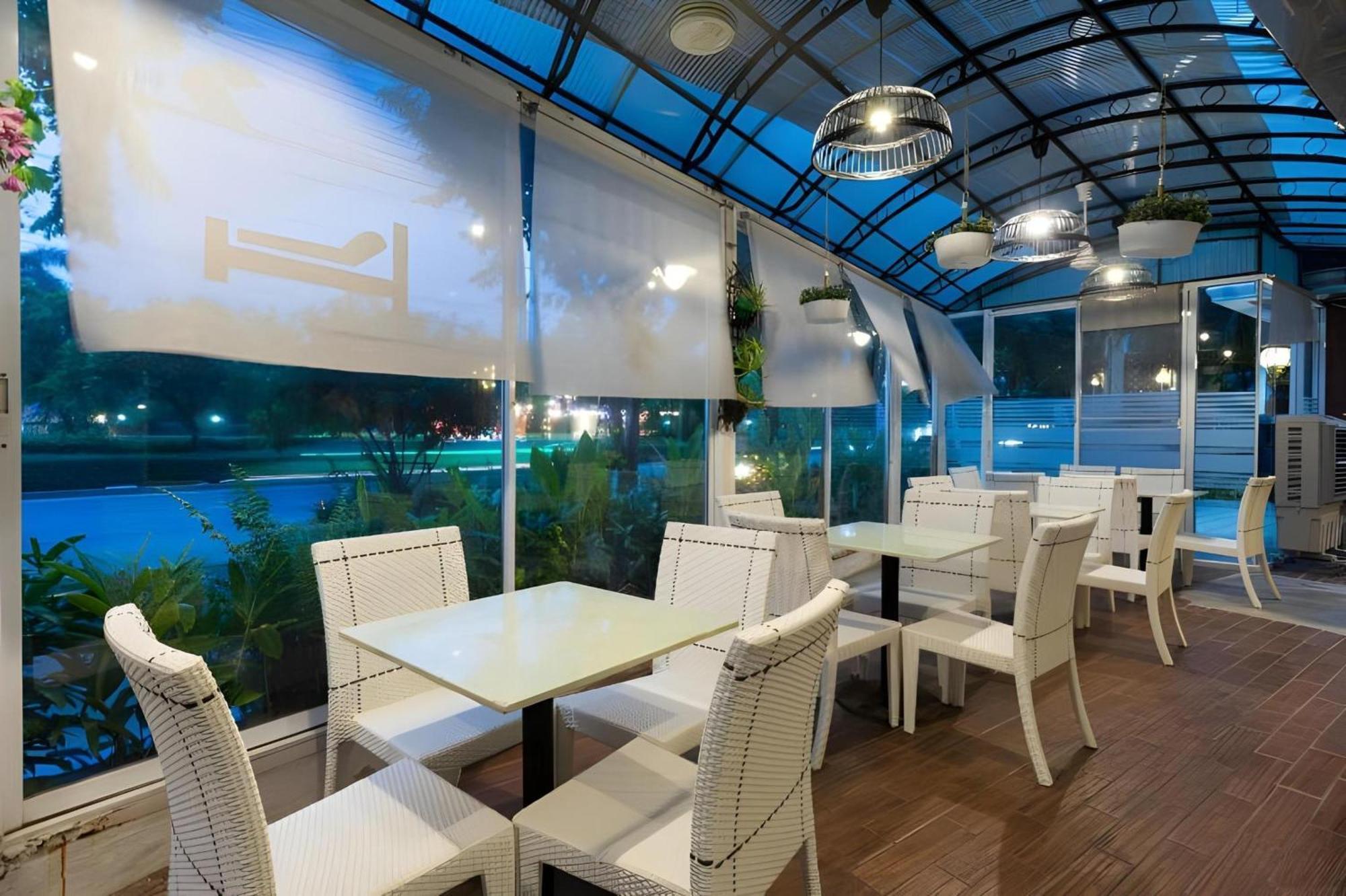 Collection O Howard Square Boutique Hotel Бангкок Екстер'єр фото