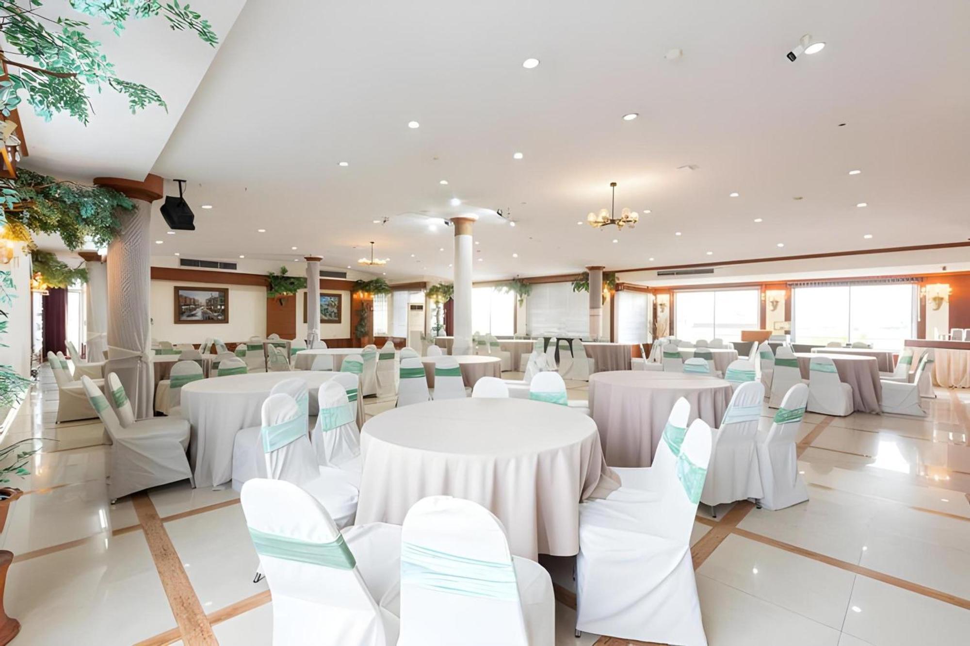 Collection O Howard Square Boutique Hotel Бангкок Екстер'єр фото