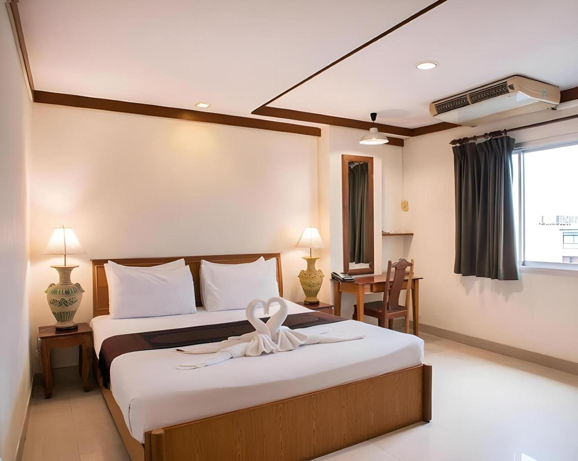Collection O Howard Square Boutique Hotel Бангкок Екстер'єр фото