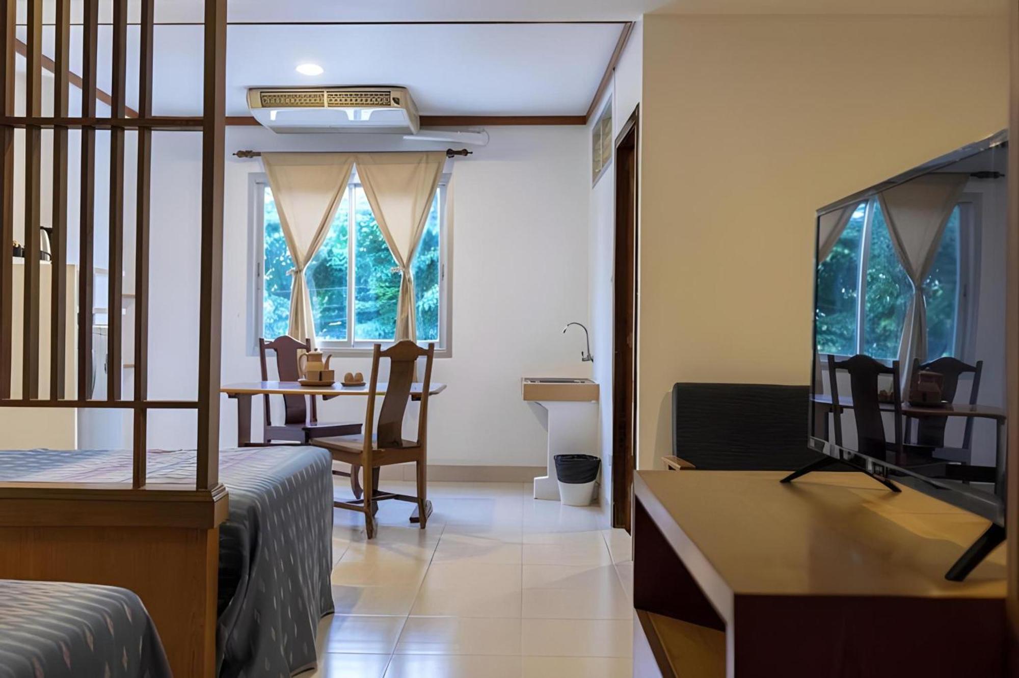 Collection O Howard Square Boutique Hotel Бангкок Екстер'єр фото