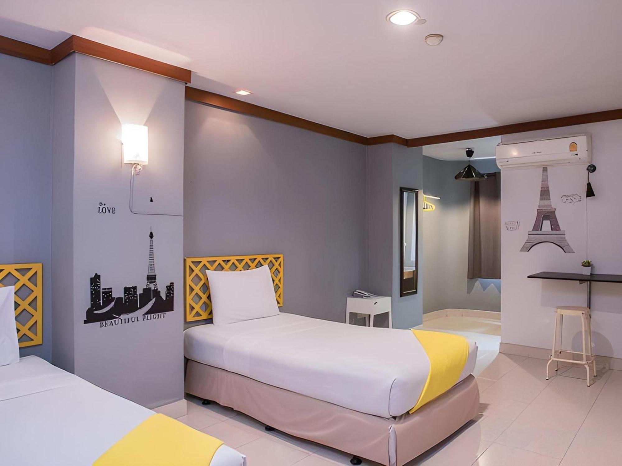 Collection O Howard Square Boutique Hotel Бангкок Екстер'єр фото